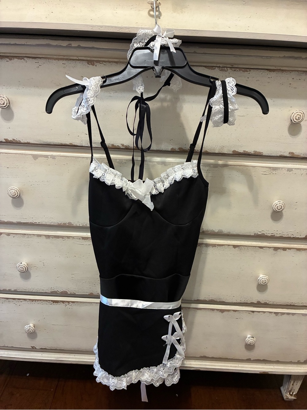 Black & White Lace-Trim 5-piece Maid Costume